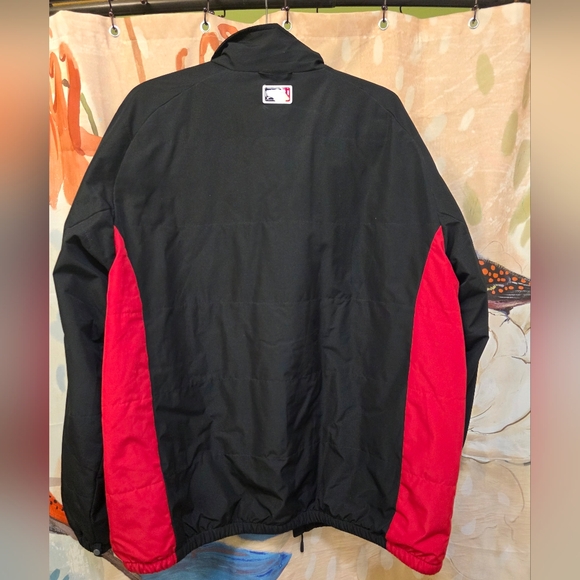 On-Field Cincinnati Reds Jacket - Picture 10 of 13
